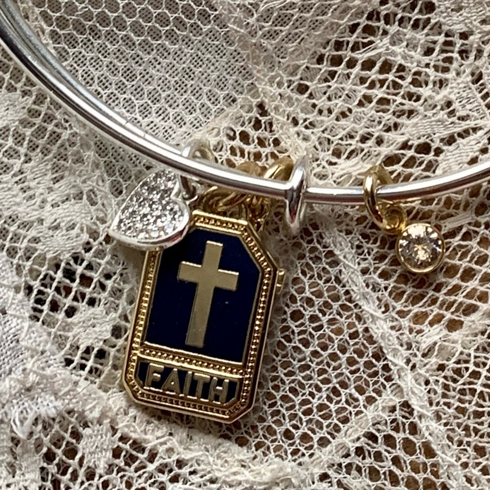 NEW Faith Cross Heart Rhinestones Charm Bracelet Silver & Gold Plated Jewelry